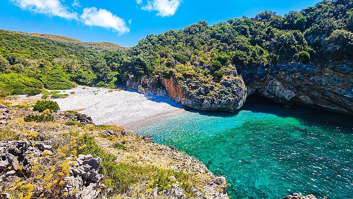 spiaggia-cala-bianca_bed and breakfast
